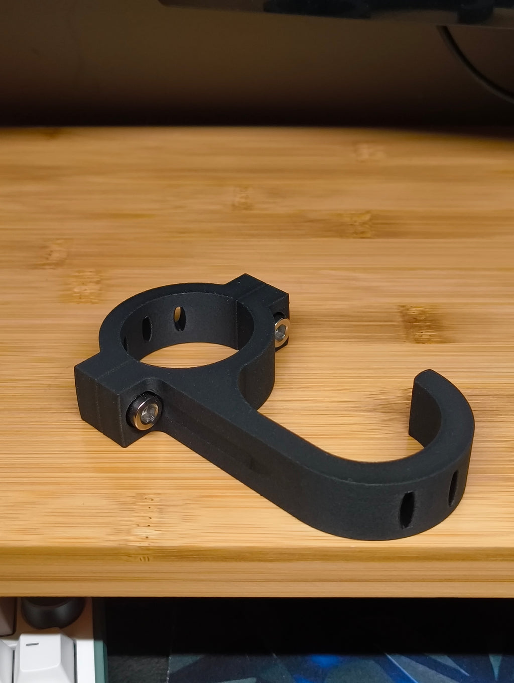 quick release steering wheel hanger/hook