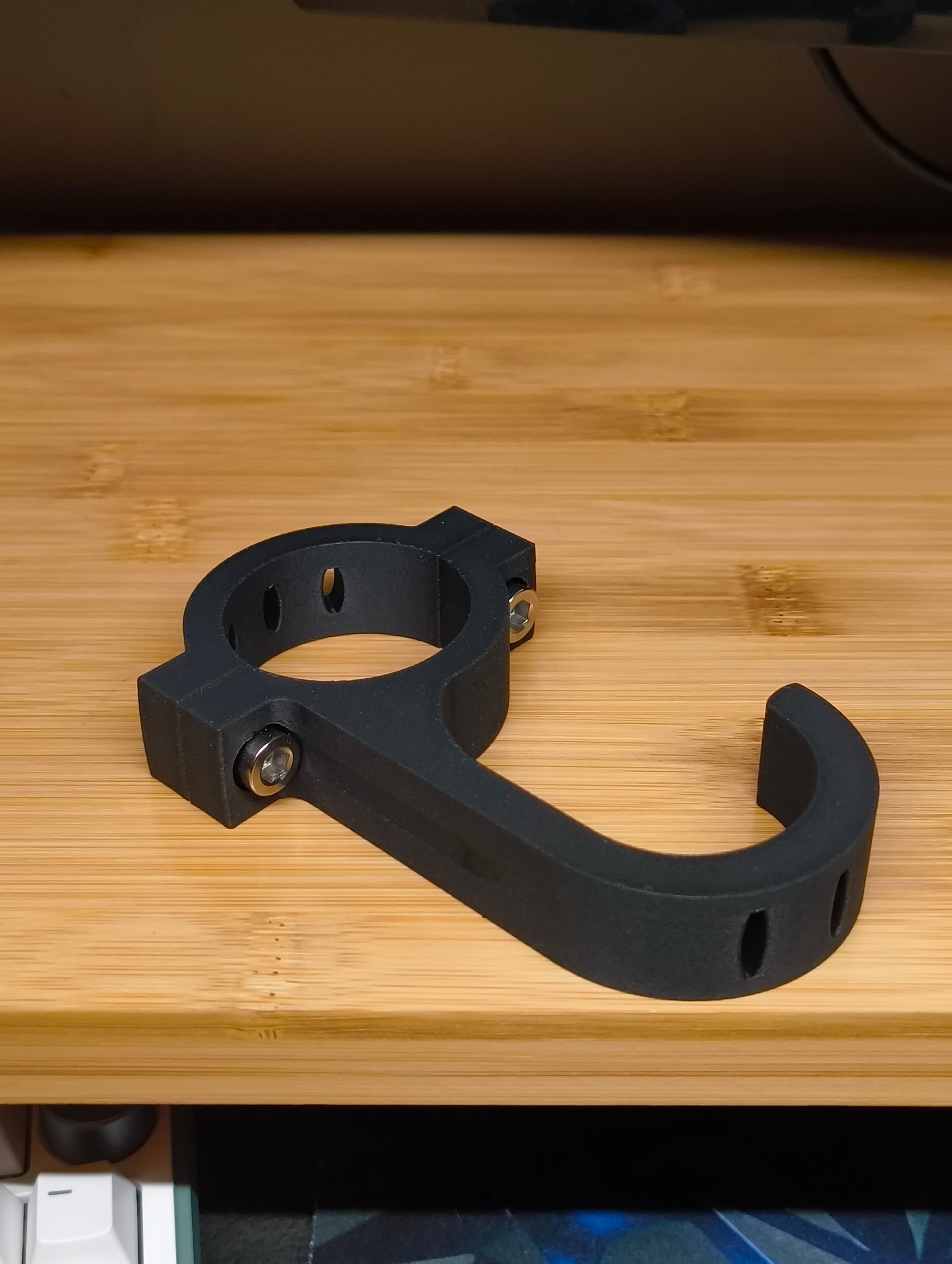 quick release steering wheel hanger/hook